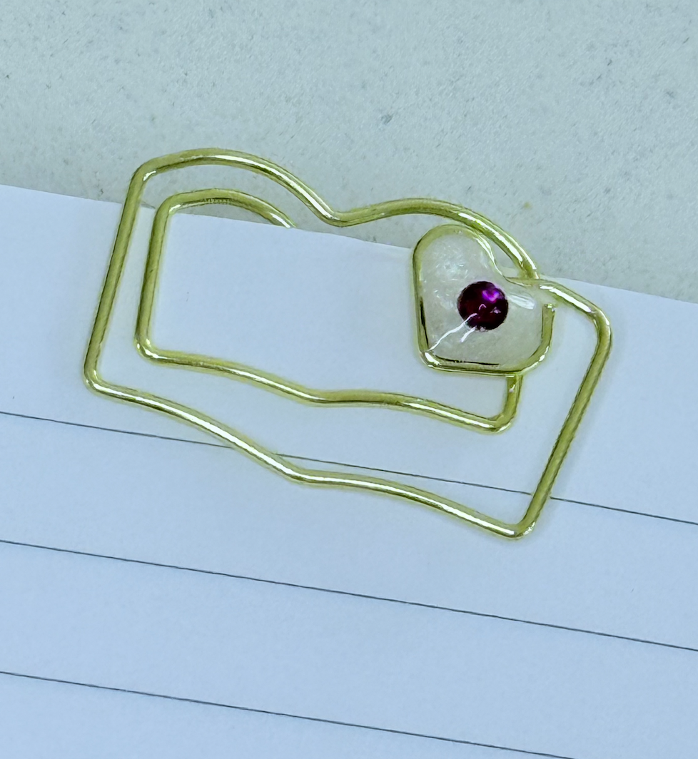 Page Huggie - Heart Bookmark