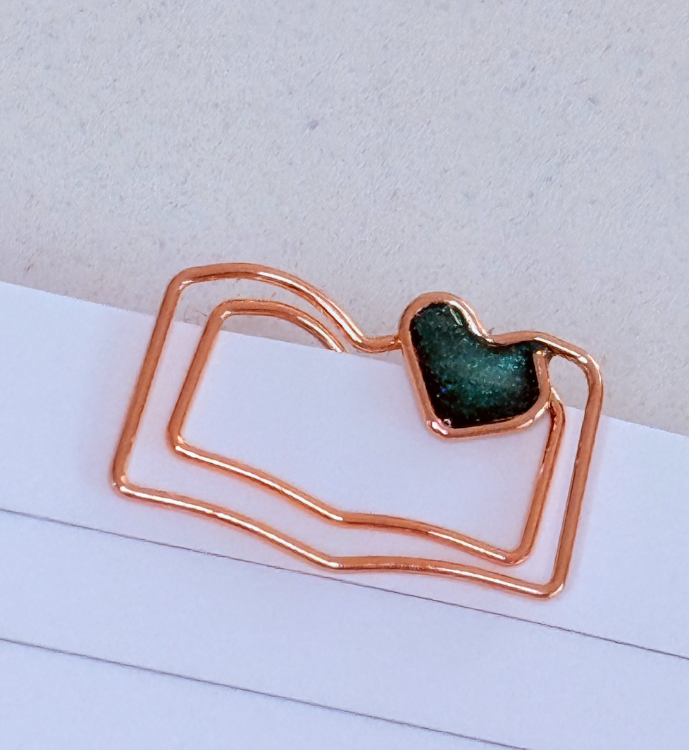Page Huggie - Heart Bookmark